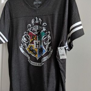 Universal Studios Hogwarts shirt